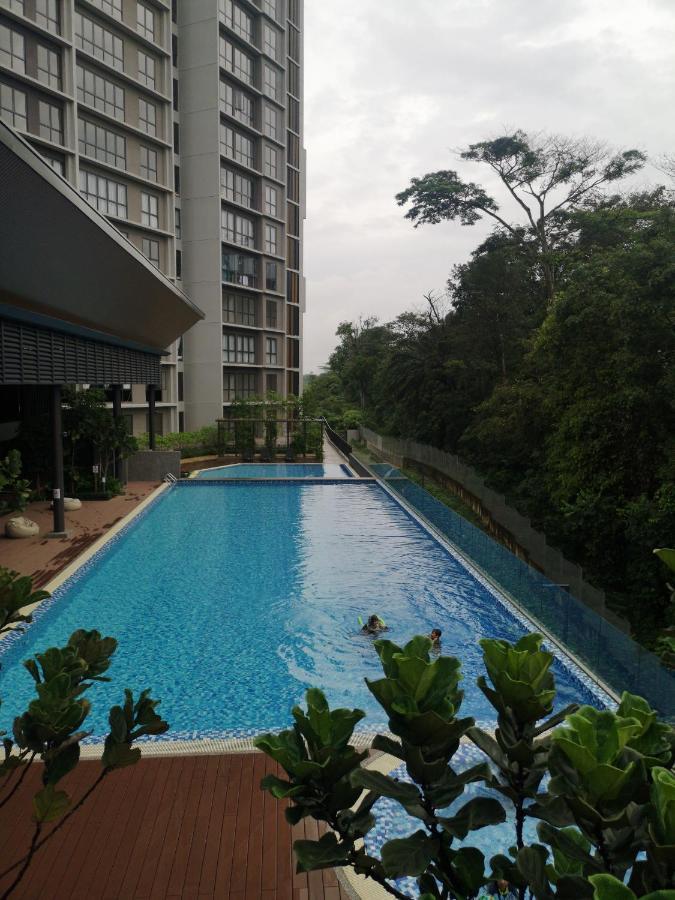 Stayje Putrajaya, 5 Minutes To Ioi City Mall, Wifi , Netflix, Free Parking Eksteriør billede