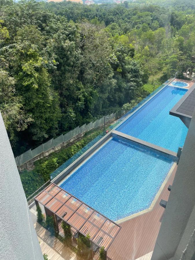 Stayje Putrajaya, 5 Minutes To Ioi City Mall, Wifi , Netflix, Free Parking Eksteriør billede